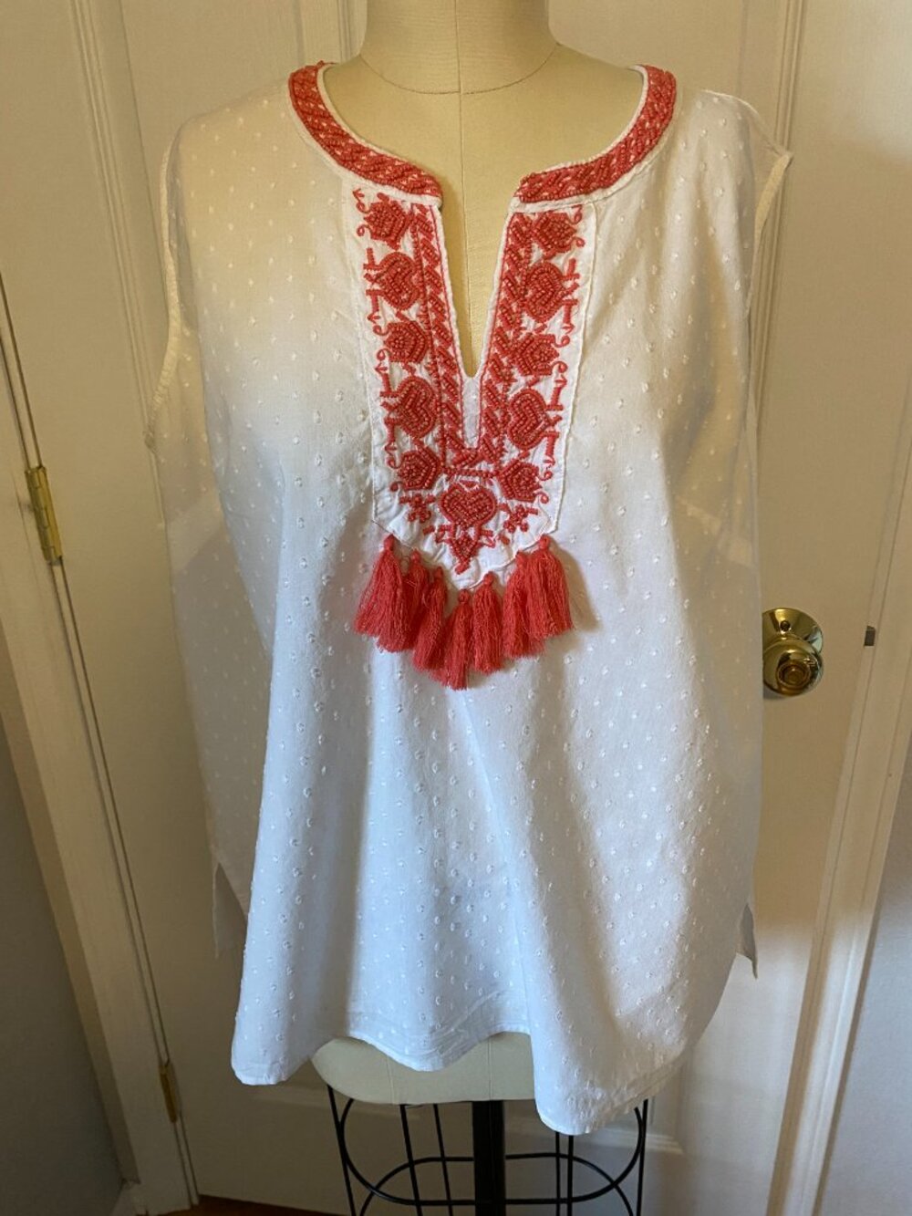 Liz Claiborne Swiss Dot Embroidered Boho Sleeveless Blouse, XL